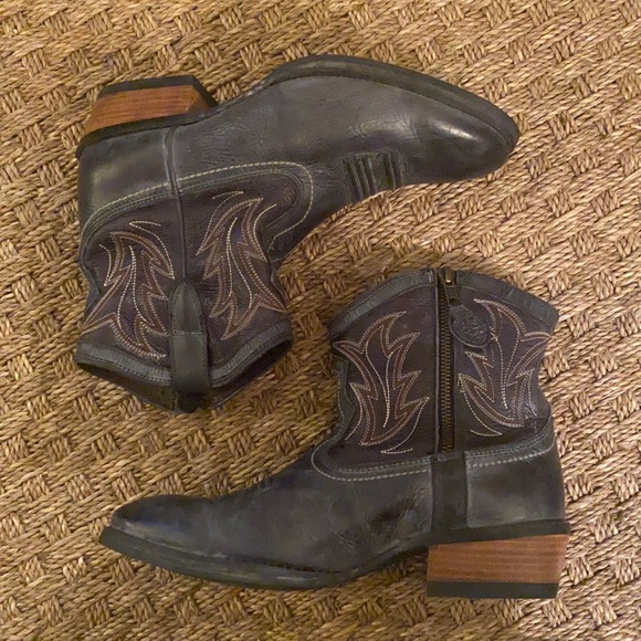 Ariat Billie Unbridled ankle booties NWOT - Picture 5 of 11